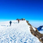 **Periodo Migliore per Scalare: Stagionalità, Meteo e Consigli sull’Affollamento per le Alte Vette della Tanzania**